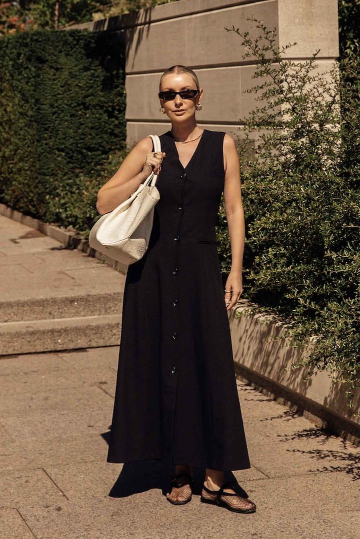 画像: リラックス感漂う、洗練ブラックマキシワンピ