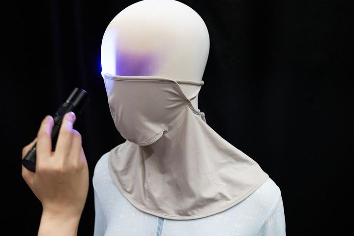 画像1: 【ユニクロ】UVカットフェイスカバー¥1,500 www.uniqlo.com