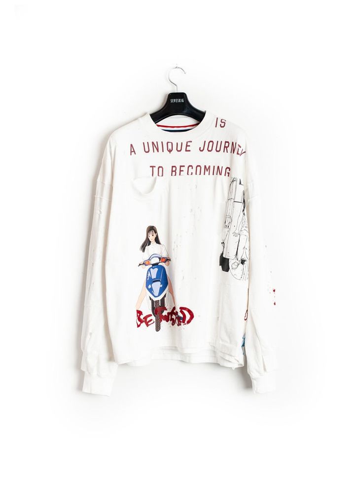 江口寿史氏のグラフィックを大胆にプリントした T シャツを解体・再構築し、パッチワークで仕立てたロングスリーブ T シャツ。