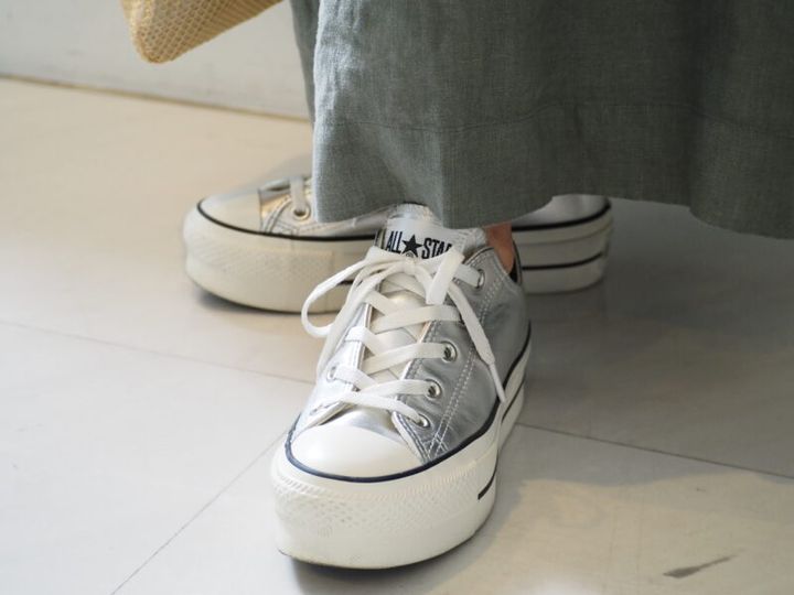 コンバースの厚底スニーカー