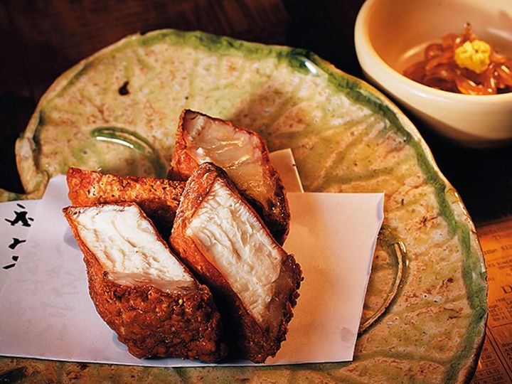 赤坂『まるしげ夢葉家』の「尾長鯛の唐揚げ 奄美風」、「生しらすの沖漬け」