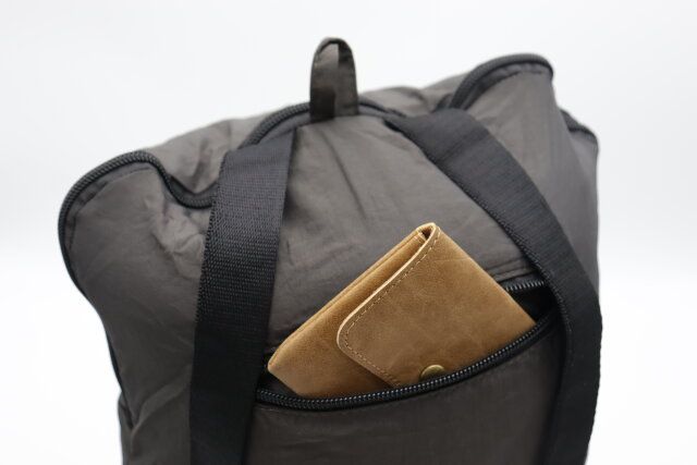 ソフトナイロン折りたたみ収納リュック（GY） ポケット