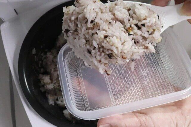 ダイソー 立つしゃもじ（wavy）