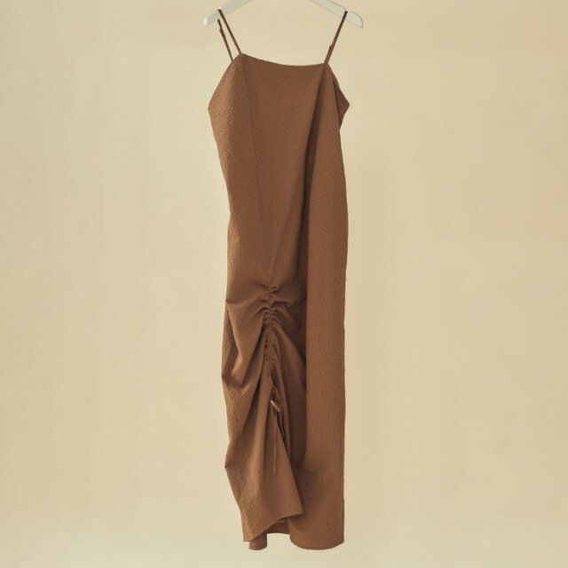 しまむらの裾ドロストワンピース