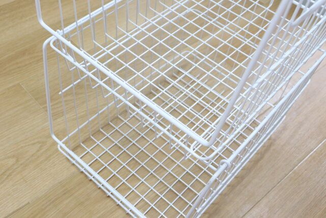 ダイソーのワイヤーバスケット（ホワイト、26.5cm×36cm×24cm）3