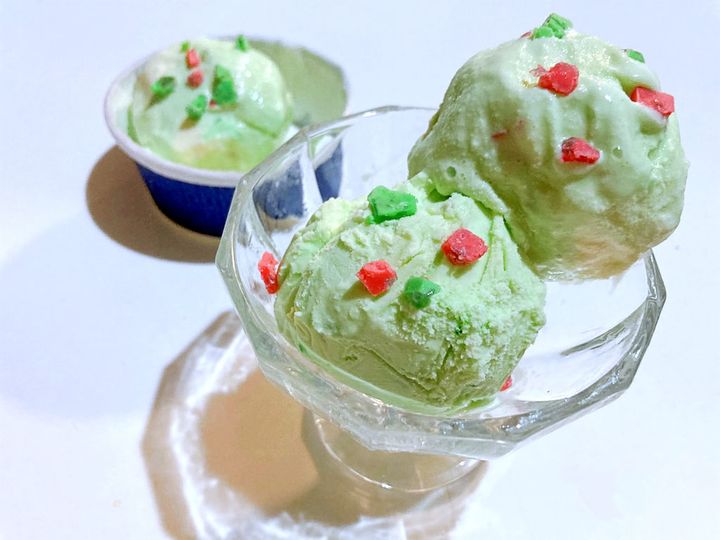 器に盛り付けた再現ポッピングシャワー