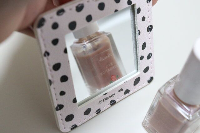 セリアの〈101〉ボールチェーン付きミラー2