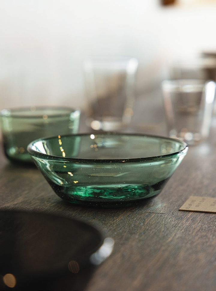 琉球ガラス独特のぽてっとした形が美しいグラスボウル。