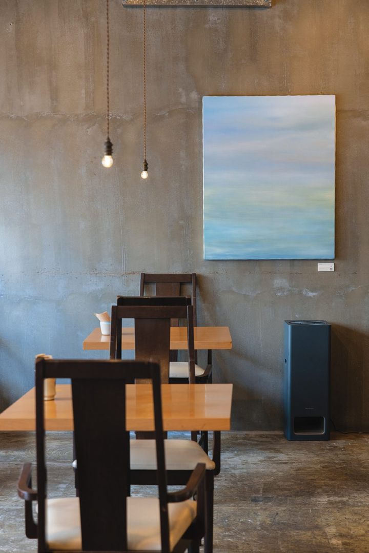 天井が広く居心地がいい店内