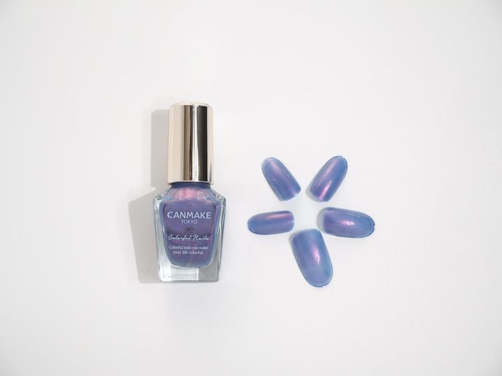 画像: 幻想的ブルーに心躍る、“ナイトプール気分”