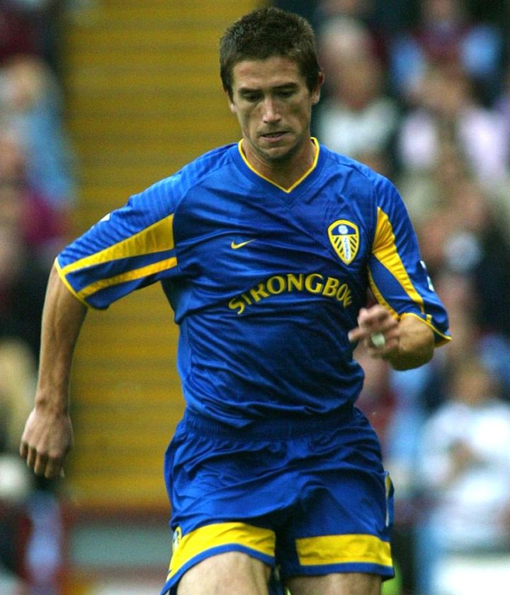 田中碧の所属クラブに新ユニフォーム登場！「伝説チーム」のユニ復活で話題に