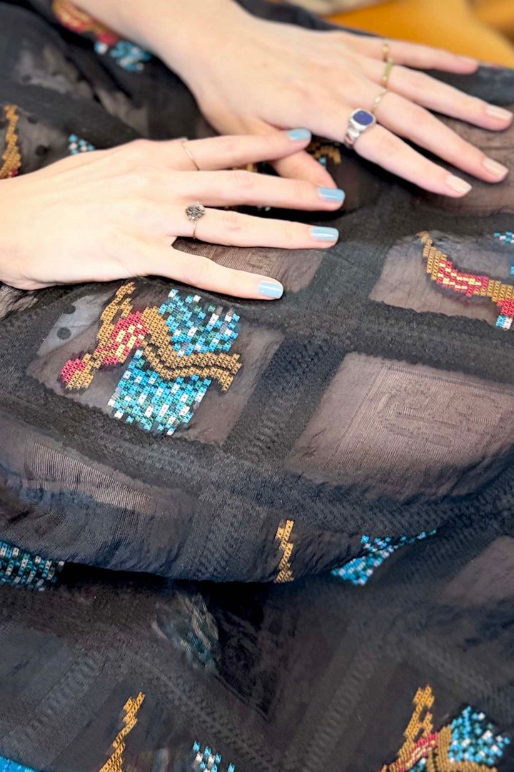 2025年夏コスメ・ネイル編◇ ワンカラーネイルで指ごとに色を変えてカラフルに【ささやかですてきなもの 大谷有紀 vol.246】