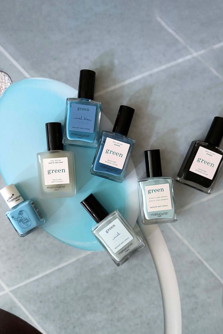 2025年夏コスメ・ネイル編◇ ワンカラーネイルで指ごとに色を変えてカラフルに【ささやかですてきなもの 大谷有紀 vol.246】