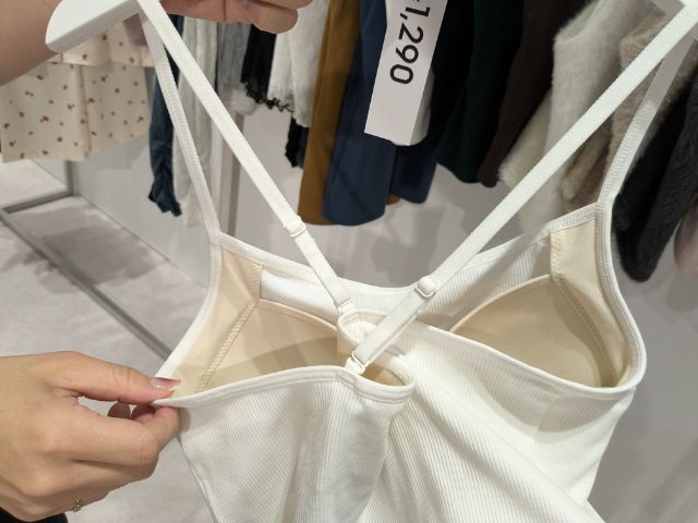 ブラフィール2WAYクロップドキャミソールの後ろ側