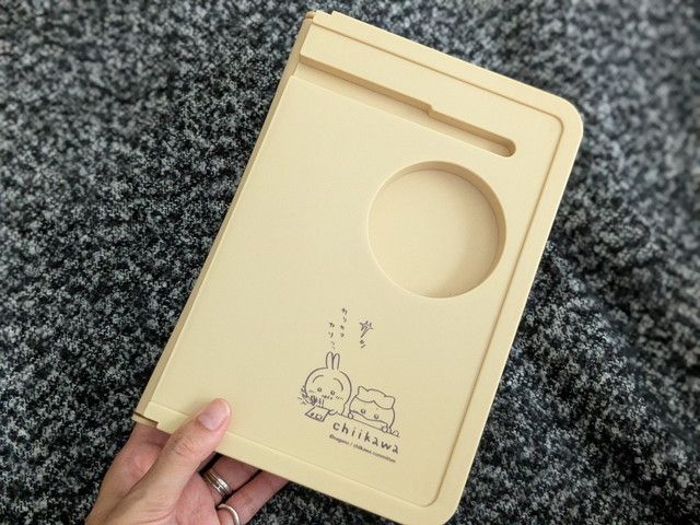 ちいかわの折りたたみテーブル