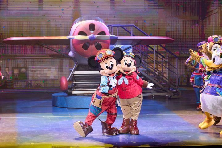 パイロット姿のミニーマウスに会える！東京ディズニーシーの新作ショー