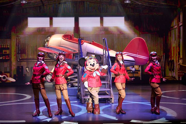 パイロット姿のミニーマウスに会える！東京ディズニーシーの新作ショー