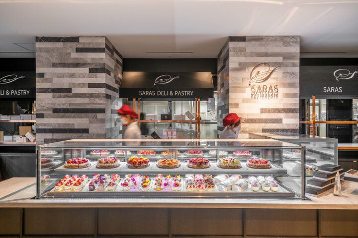 大阪・関西万博の最寄り沿線！弁天町駅直結のホテル内カフェ「SARAS CAFE & BRASSERIE」でティータイム