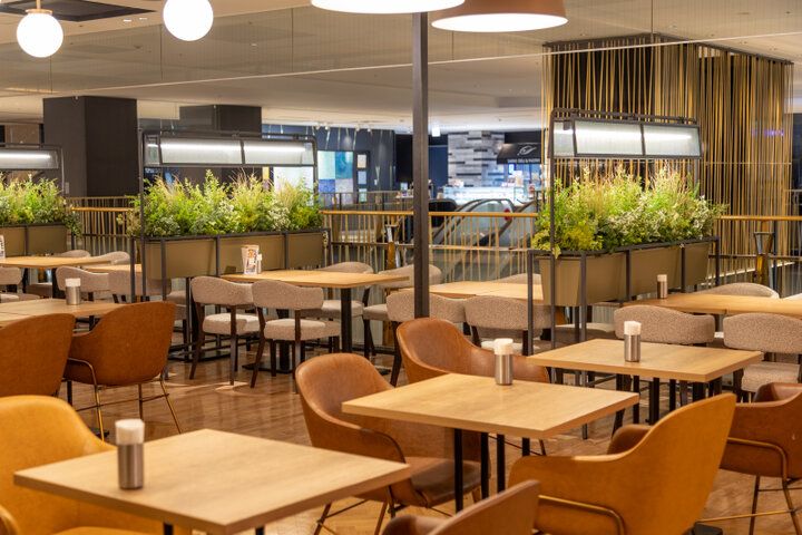 大阪・関西万博の最寄り沿線！弁天町駅直結のホテル内カフェ「SARAS CAFE & BRASSERIE」でティータイム