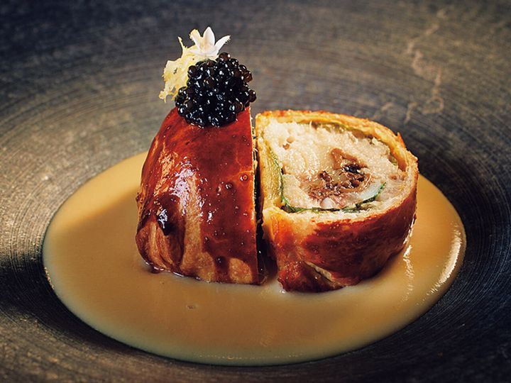 麻布十番『東麻布いと』の「クロムツのパイ包み」