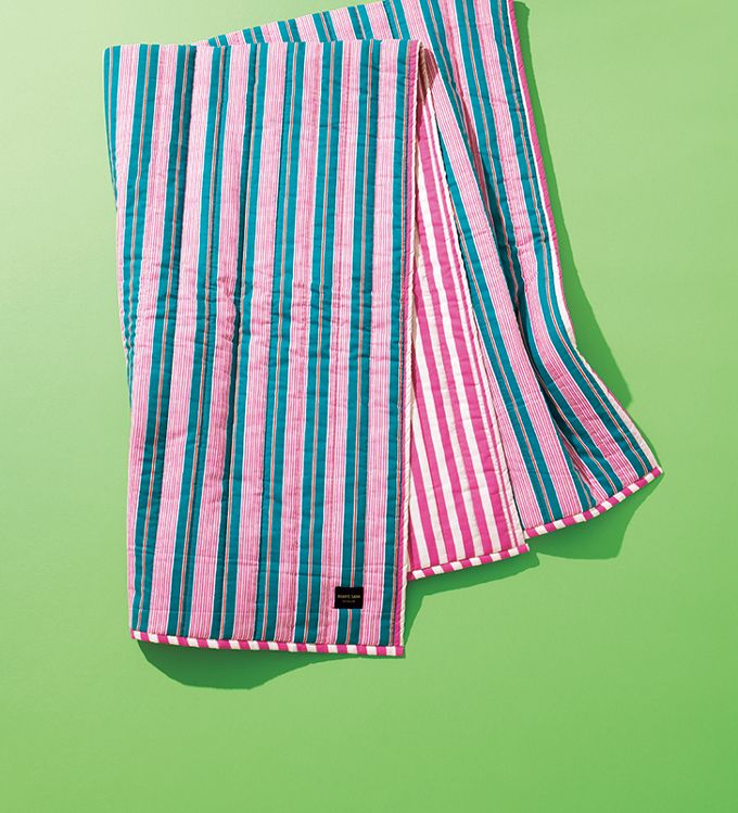 おさんぽに持っていこ！ レジャーシートの上に敷いて座ればおしゃれ＆快適な「マルチカバー」【最新号からちょっと見せ】の画像1