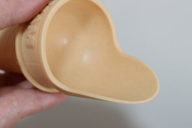 セリアのアイスクリームコーンホルダーのスクープ部分