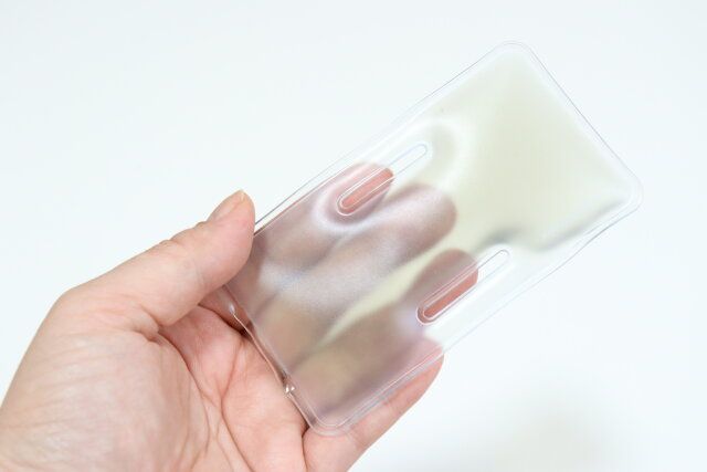 セリアの便利な保冷剤ベルト通し穴付