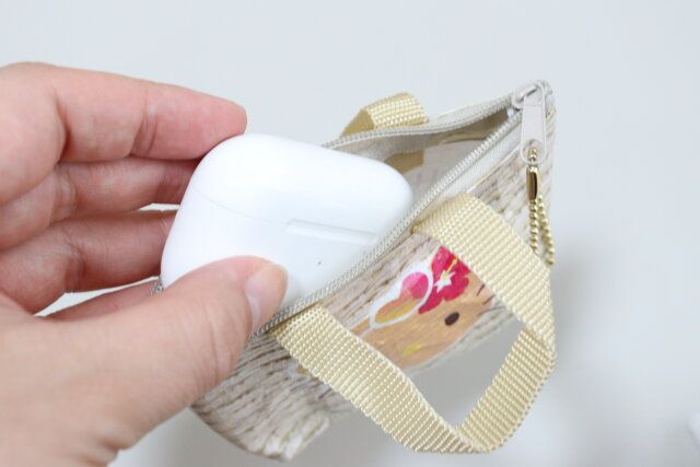 ダイソーのHello Kittyマイクロバッグチャーム2
