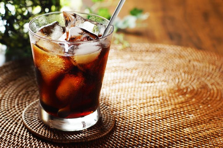 夏にコーヒーを飲むと脱水の原因に？