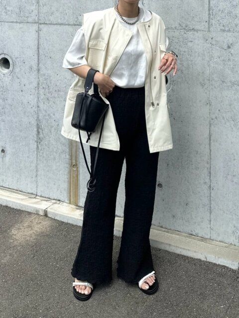 黒パンツコーデ3