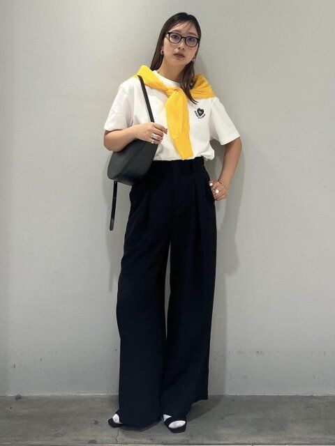 黒パンツコーデ4