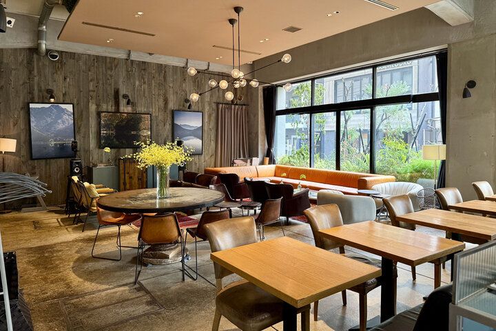 目黒川沿いのさんぽの休憩に♪ホテルラウンジのようにリラックスできる。中目黒「RIVERSIDE CLUB」