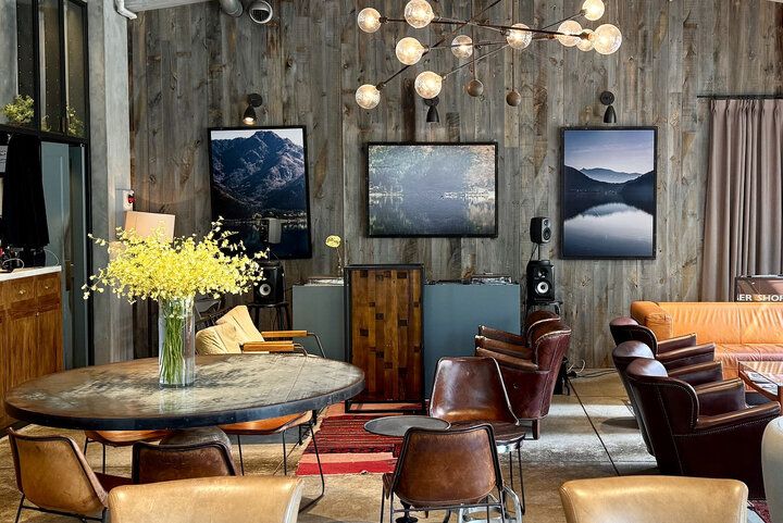 目黒川沿いのさんぽの休憩に♪ホテルラウンジのようにリラックスできる。中目黒「RIVERSIDE CLUB」