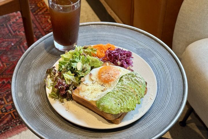 目黒川沿いのさんぽの休憩に♪ホテルラウンジのようにリラックスできる。中目黒「RIVERSIDE CLUB」