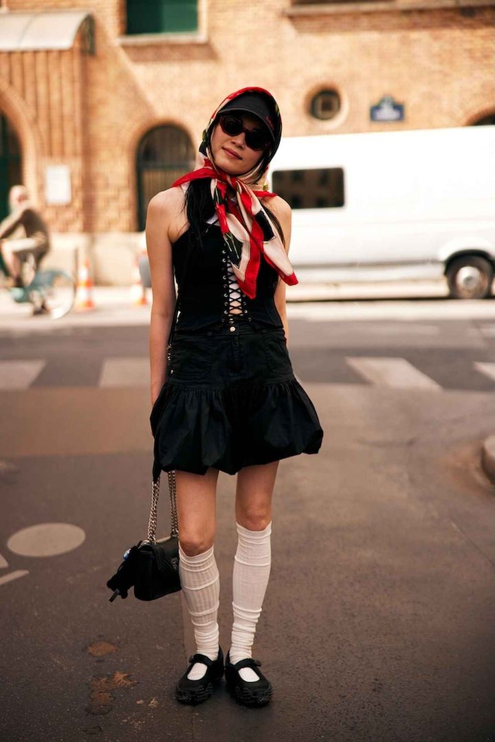 画像: 注目の「キャップ×スカーフ」のレイヤード