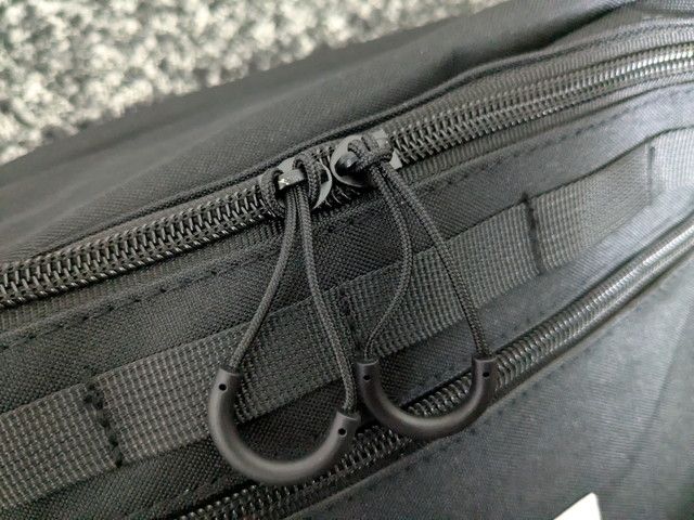 DOD多機能ボディバッグダブルファスナー