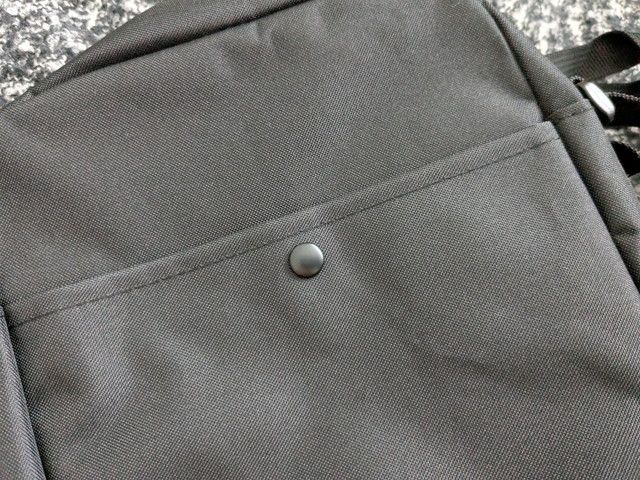 エーグルショルダー背面ポケット