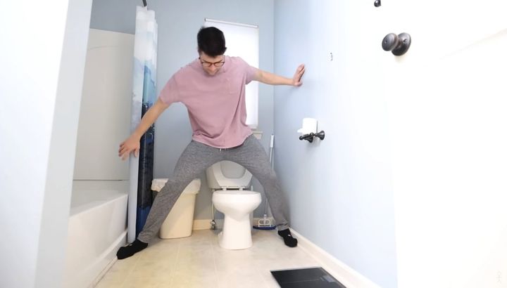 トイレも完全には座らないようにした