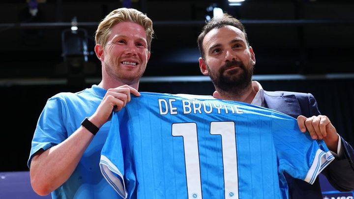 34歳世界的スター、永久欠番になった伝説マラドーナの背番号10は継承せず！憶測に終止符