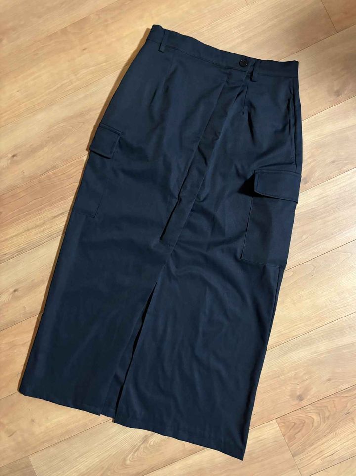 画像: フロントスリットデザイン