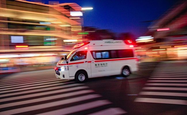 「えっ、救急車で！？」介護中の父が転倒し救急搬送…家族が直面した現実とは【体験談】