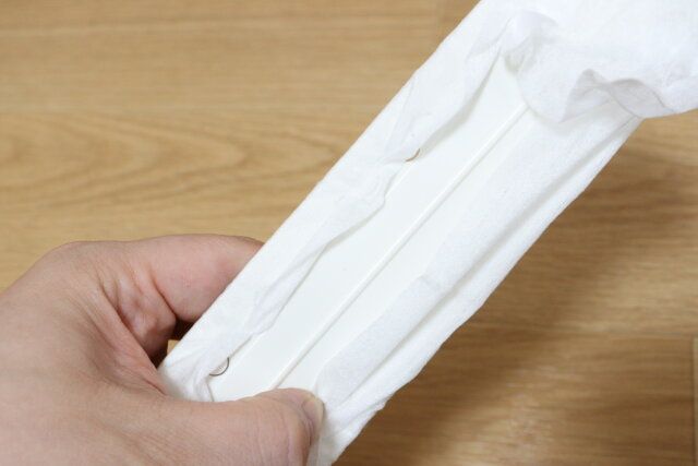 ダイソーの隙間らくらくハンディワイパーのシートの装着方法