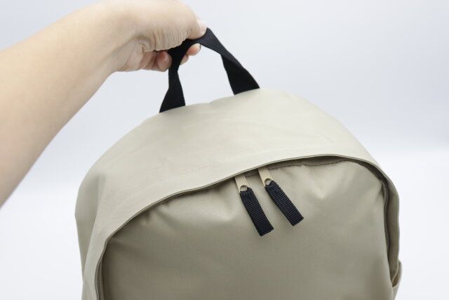 ダイソー系列 スリーピー サイドポケット付きリュック ベージュ ループ