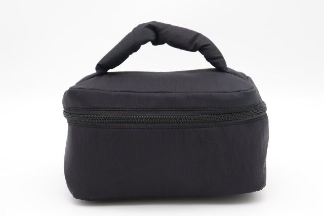 ダイソーの使いやすい立体メイクポーチ