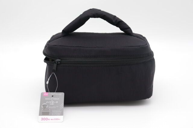 ダイソーの立体メイクポーチのパッケージ