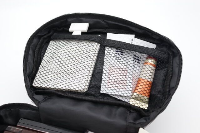 ダイソーの収納が充実した立体メイクポーチ