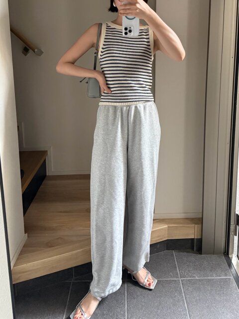 少しローライズ気味ではく