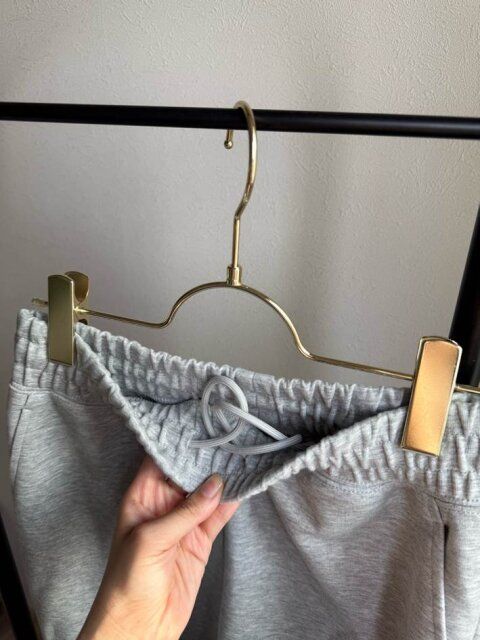 ウエストはゴムとドローコード