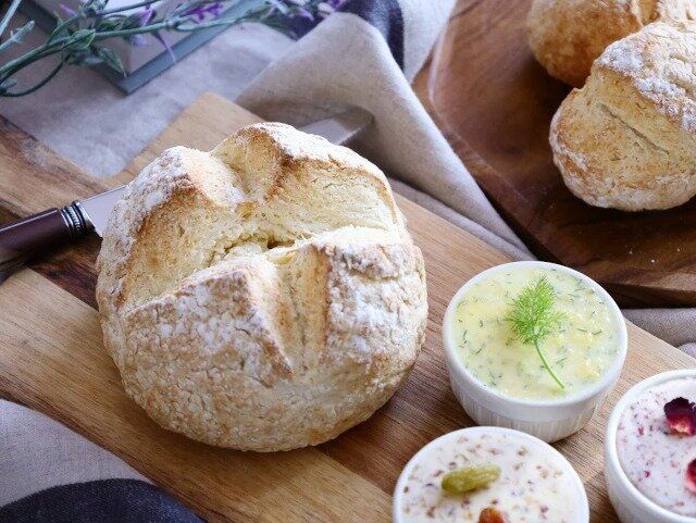ホットケーキミックスとヨーグルトの食事パン