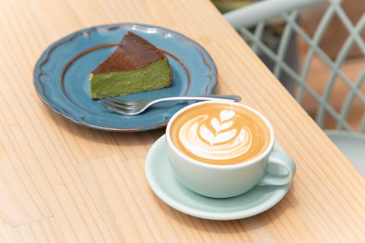 植物に囲まれてのんびりとくつろぐ海辺のカフェ♪「Windera Cafe 鵠沼海岸店」